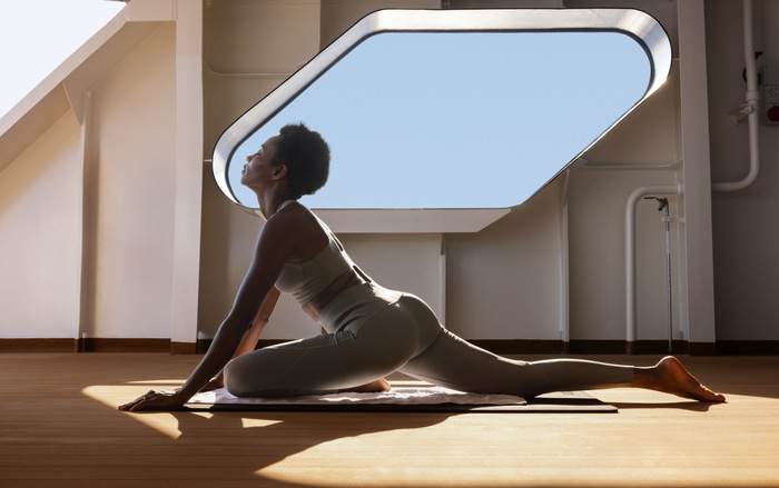 Atlas Ocean Voyages World Navigator Yoga Lifestyle ©Atlas Ocean Voyages.jpg